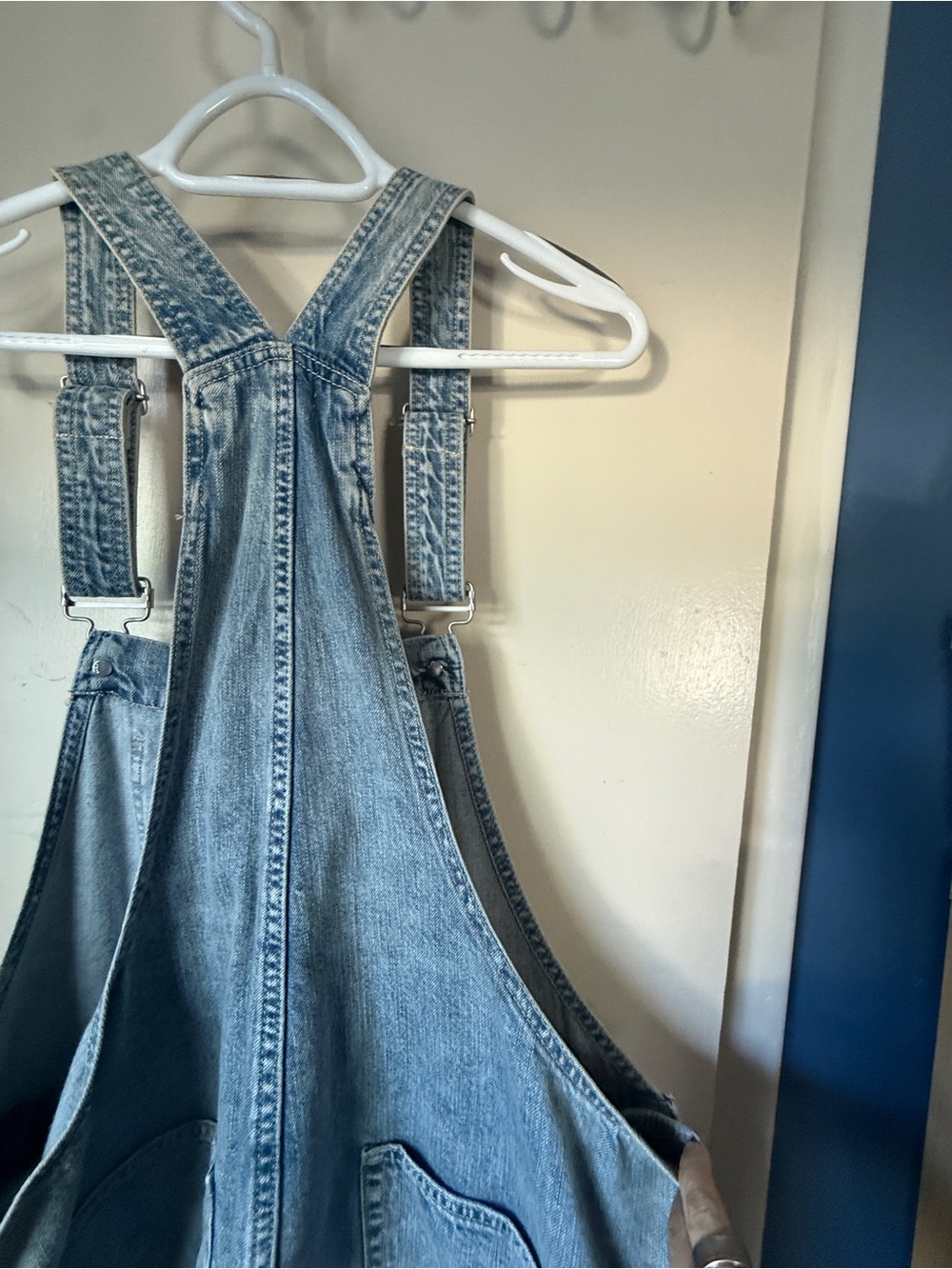 GAP Light Blue Denim Women’s Short Overalls - Picture 3 of 4